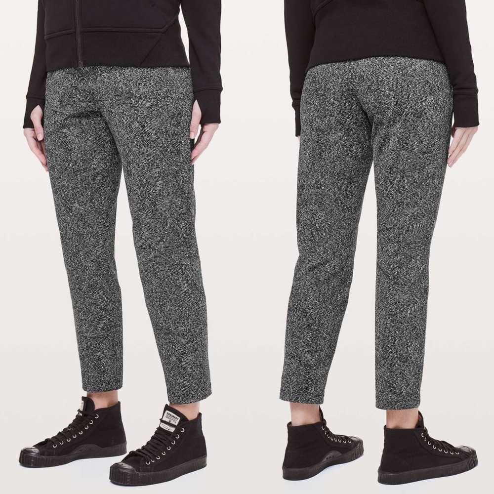 Lululemon on the fly pant 8